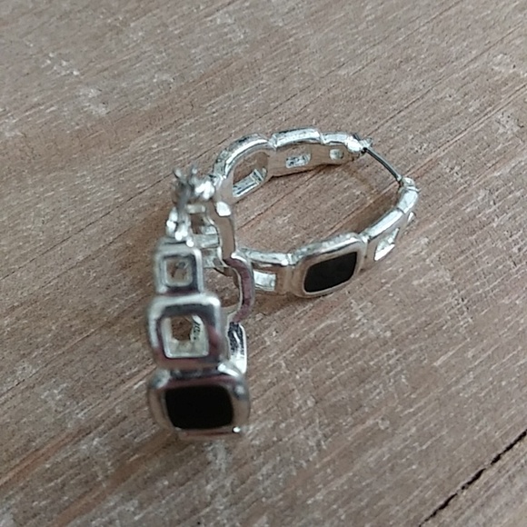 NWOT Silver Hoop Earrings With Black Enamel. - Picture 17 of 17